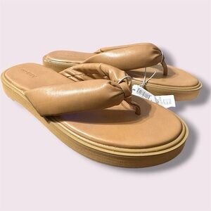 Women’s tan platform sandals size 10